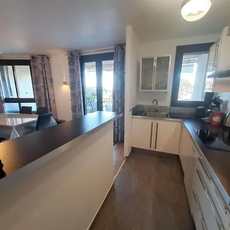 Brigantine111 - Golfe De Saint-tropez - Climatise Avec Vue Sur La Marina *