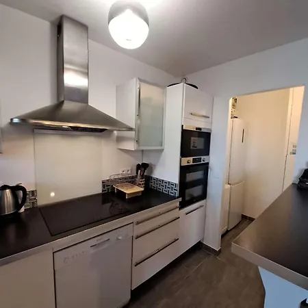 Brigantine111 - Golfe De Saint-tropez - Climatise Avec Vue Sur La Marina