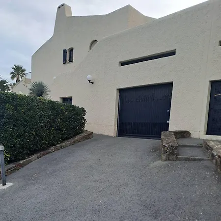 Brigantine111 - Golfe De Saint-tropez - Climatise Avec Vue Sur La Marina *